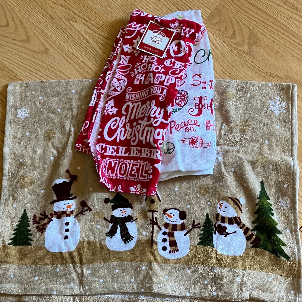 Holiday Time Red and White Kitchen Towel Set